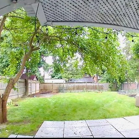 Furnished Family Home Near Toronto - Great Location Game Room - Backyard - Parking & Self Checkin Pickering Exterior photo