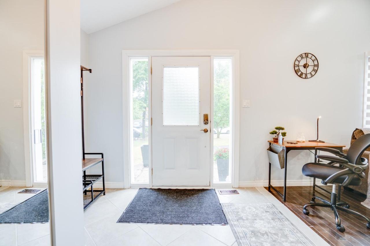 Furnished Family Near Toronto - Great Location Game - Backyard - Parking & Self Checkin Villa Pickering